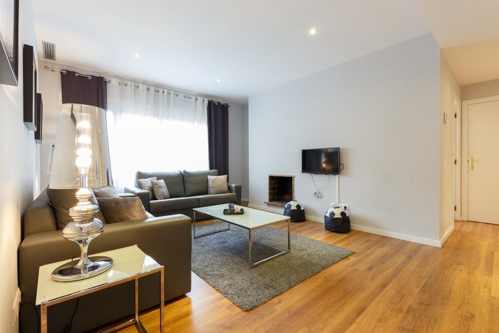 Alcam Futbol Apartment Barcelona Ngoại thất bức ảnh